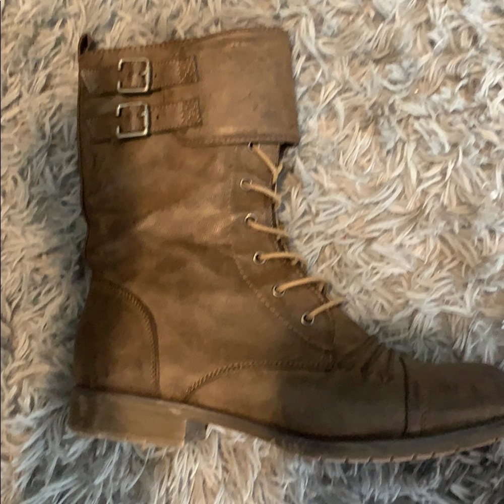Cute brown boots